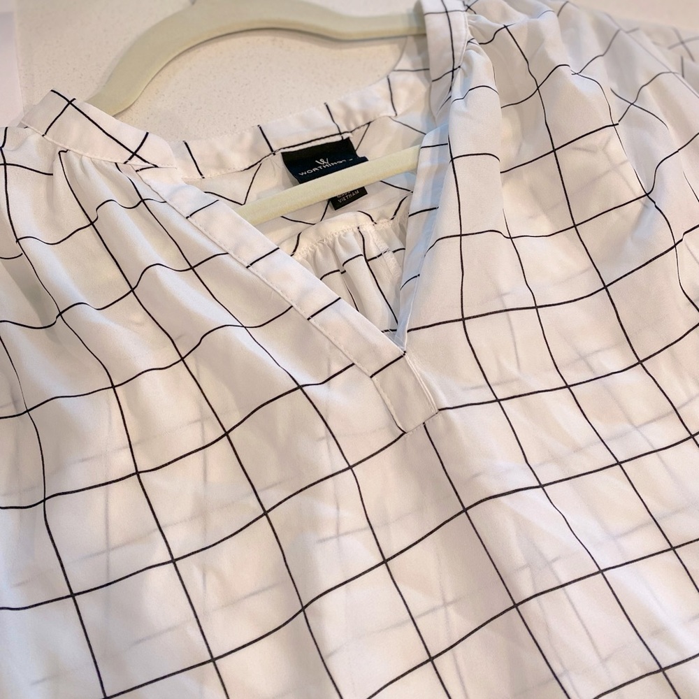 Short Sleeve Notch Neck Blouse